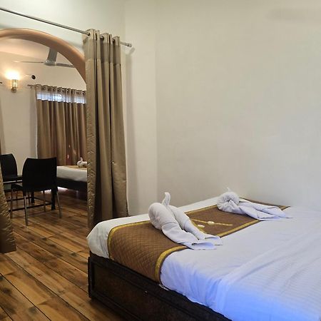 Hotel Vyankatesh & Pure Veg Restaurant Mahābaleshwar Zewnętrze zdjęcie