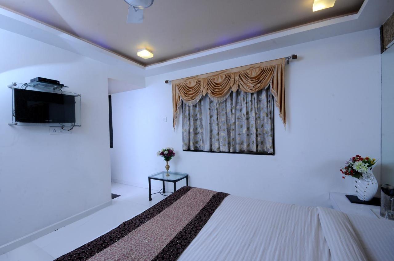 Hotel Vyankatesh & Pure Veg Restaurant Mahābaleshwar Zewnętrze zdjęcie