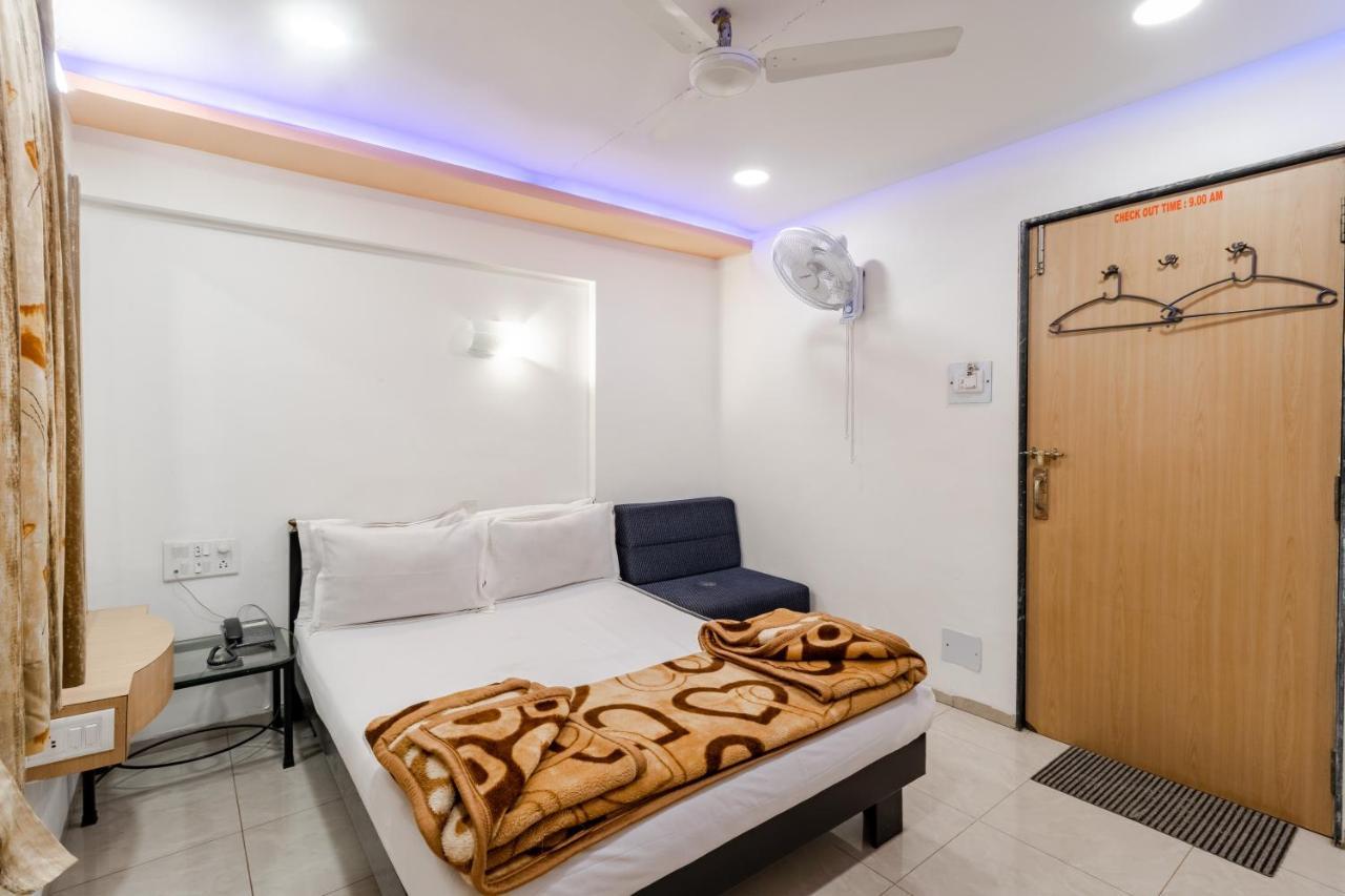 Hotel Vyankatesh & Pure Veg Restaurant Mahābaleshwar Zewnętrze zdjęcie