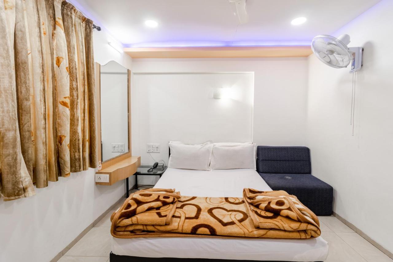 Hotel Vyankatesh & Pure Veg Restaurant Mahābaleshwar Zewnętrze zdjęcie