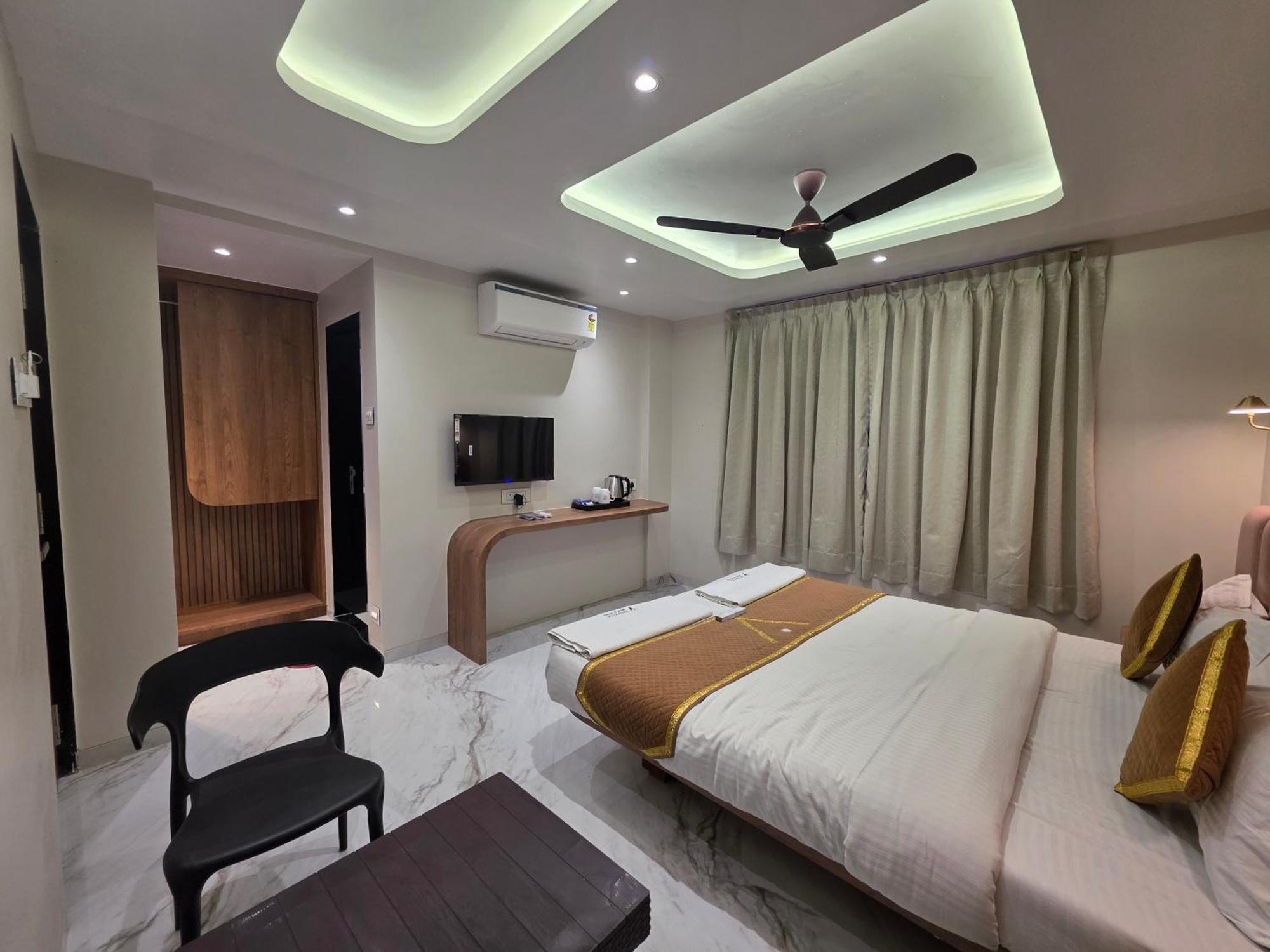 Hotel Vyankatesh & Pure Veg Restaurant Mahābaleshwar Zewnętrze zdjęcie