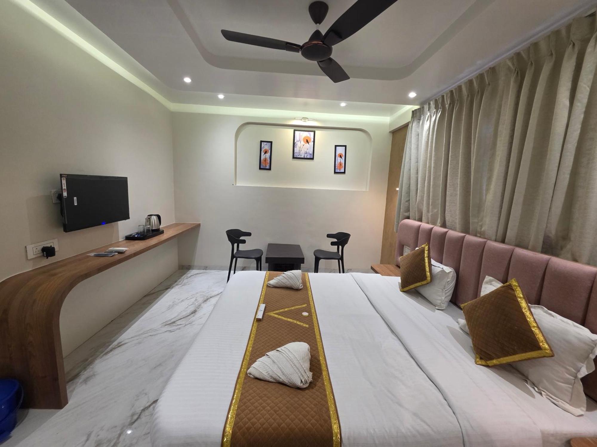 Hotel Vyankatesh & Pure Veg Restaurant Mahābaleshwar Zewnętrze zdjęcie