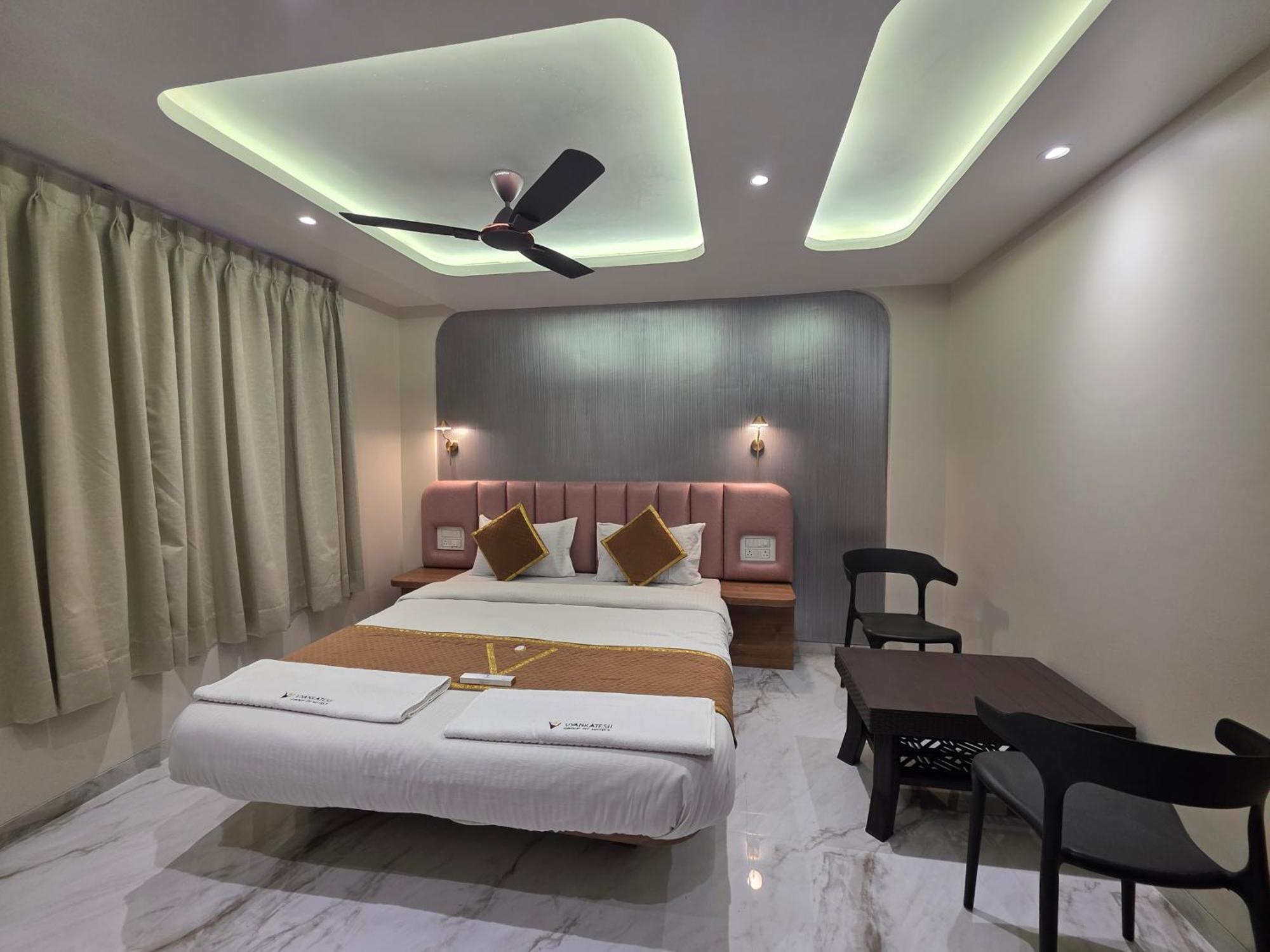 Hotel Vyankatesh & Pure Veg Restaurant Mahābaleshwar Zewnętrze zdjęcie