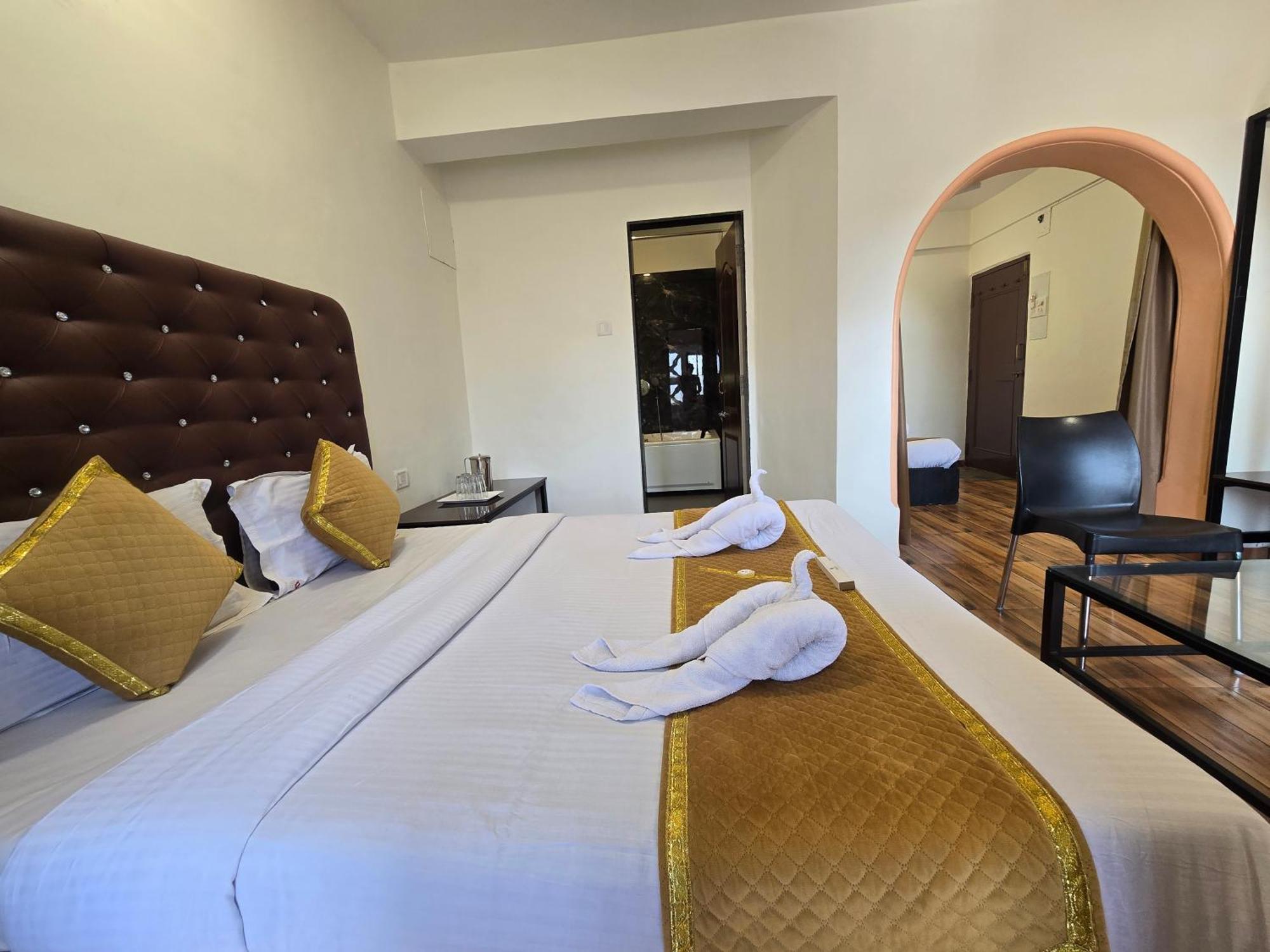 Hotel Vyankatesh & Pure Veg Restaurant Mahābaleshwar Zewnętrze zdjęcie