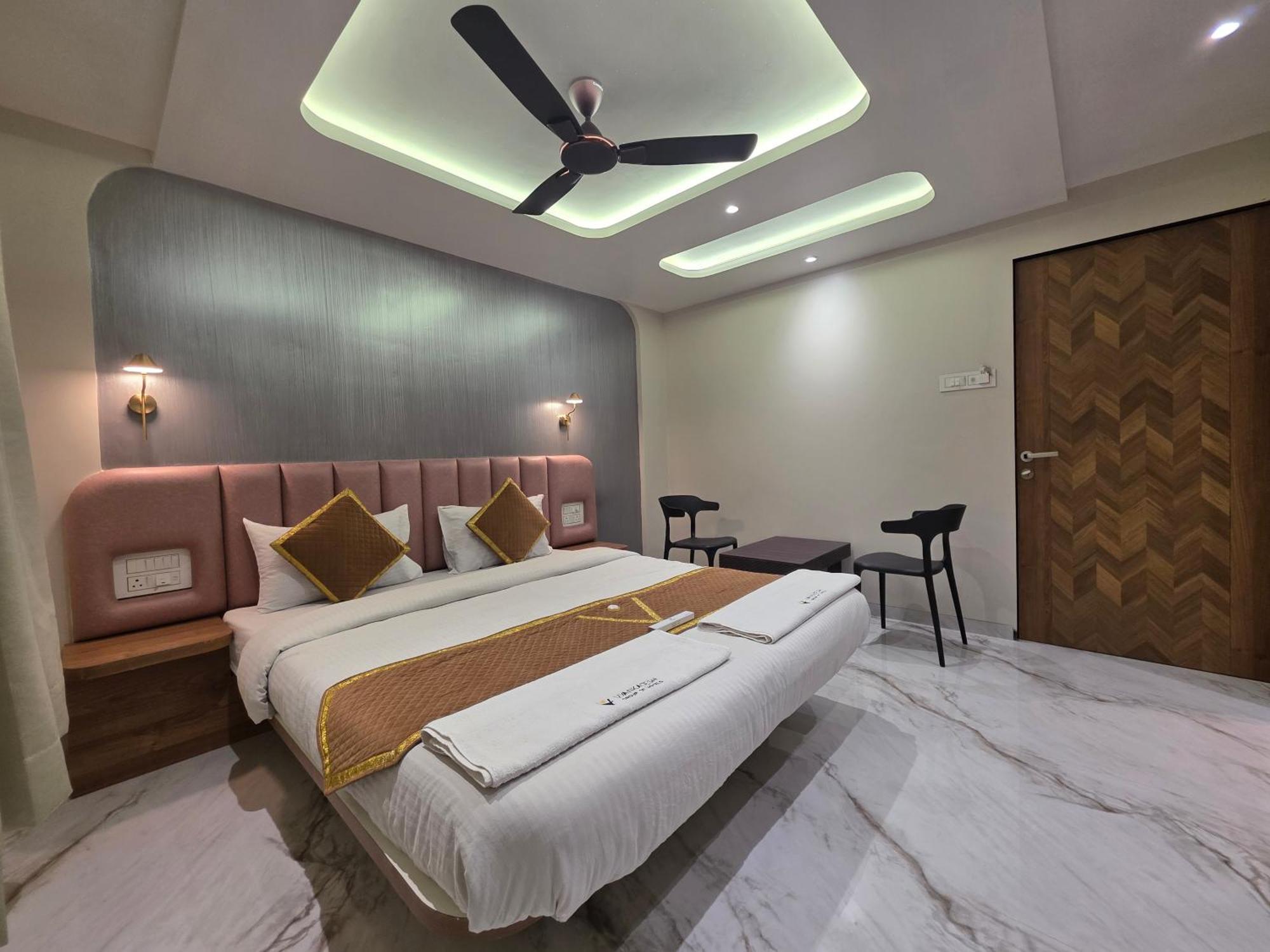 Hotel Vyankatesh & Pure Veg Restaurant Mahābaleshwar Zewnętrze zdjęcie
