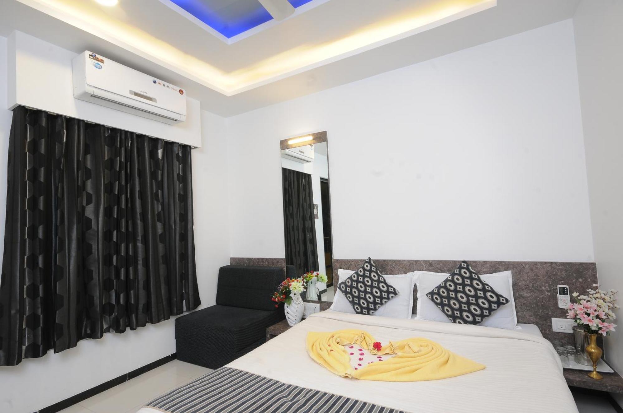 Hotel Vyankatesh & Pure Veg Restaurant Mahābaleshwar Zewnętrze zdjęcie