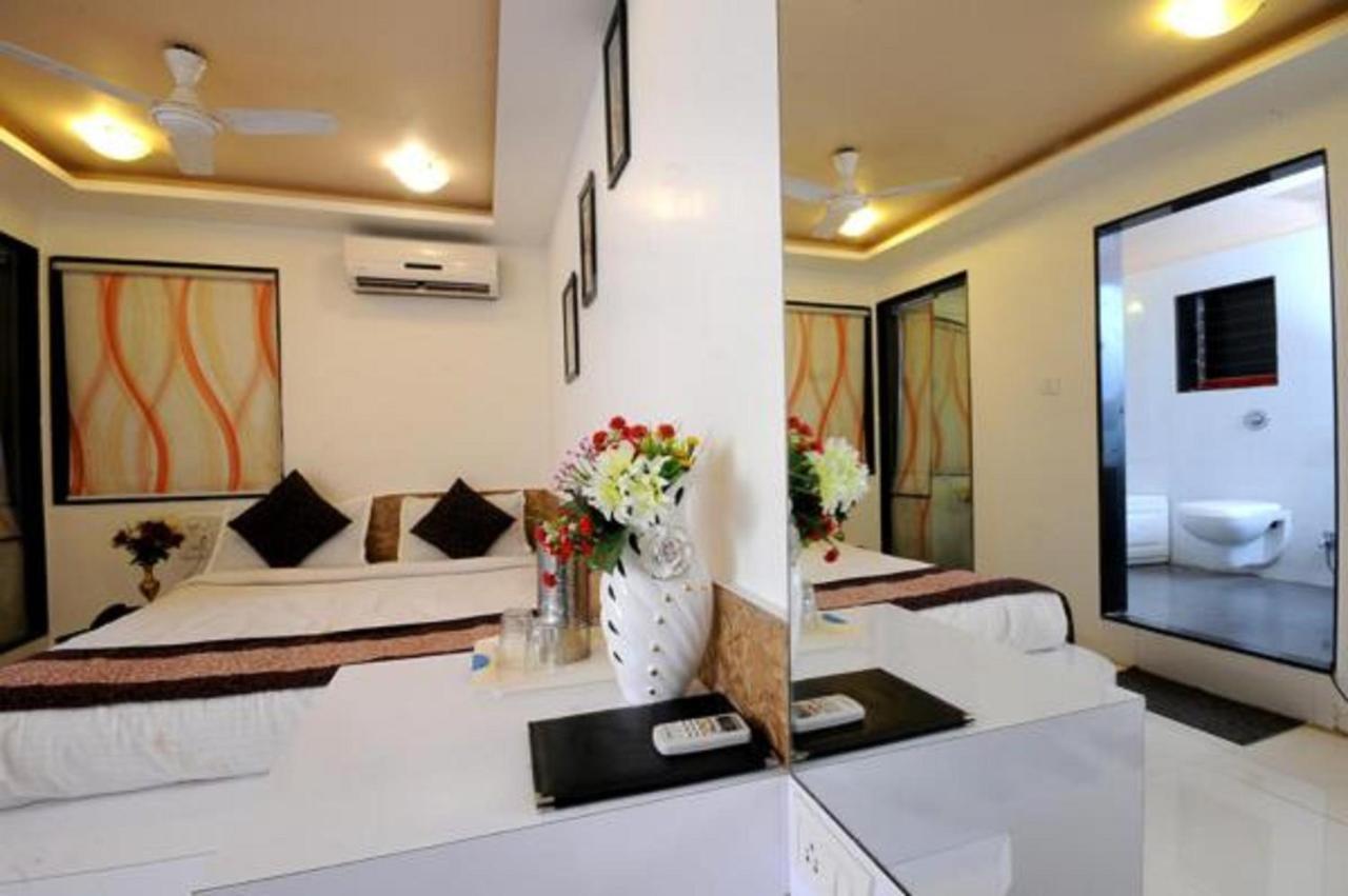 Hotel Vyankatesh & Pure Veg Restaurant Mahābaleshwar Zewnętrze zdjęcie