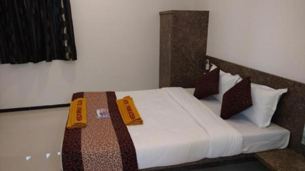 Hotel Vyankatesh & Pure Veg Restaurant Mahābaleshwar Zewnętrze zdjęcie