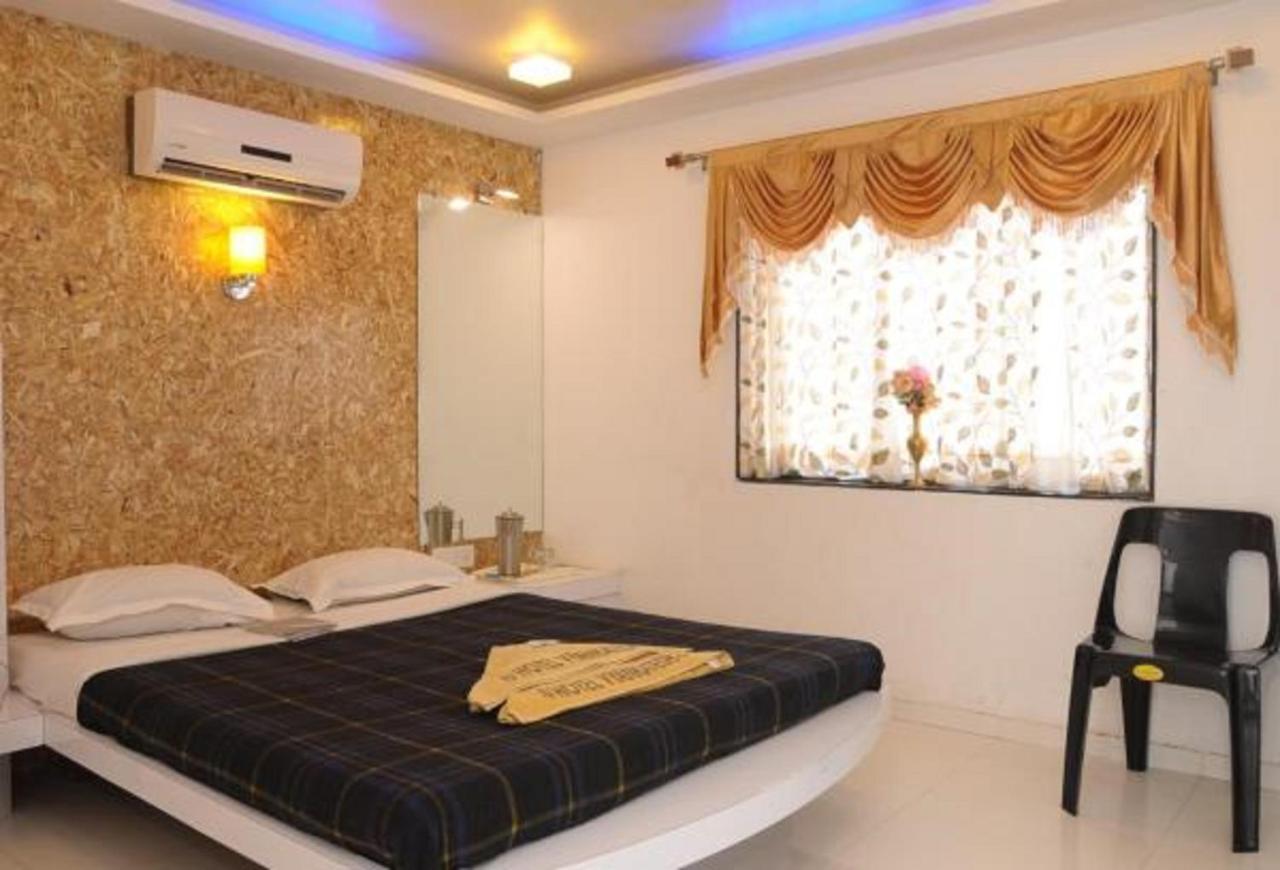 Hotel Vyankatesh & Pure Veg Restaurant Mahābaleshwar Zewnętrze zdjęcie